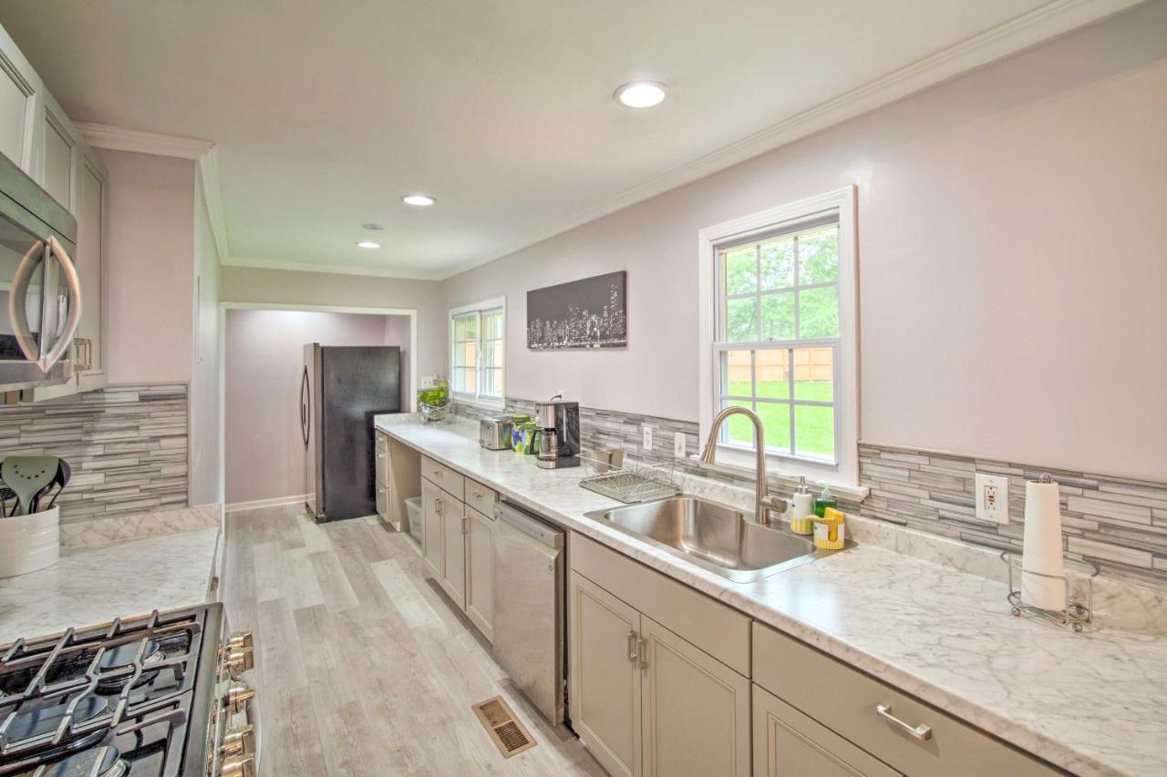Picturesque Kennesaw Home With Private Backyard Екстериор снимка